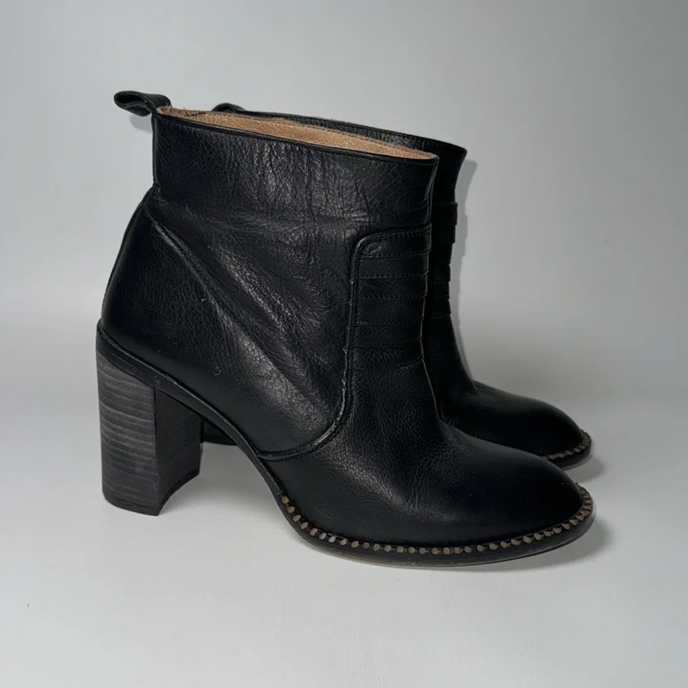 Free People Black Leather Ankle Boots - sz 39
